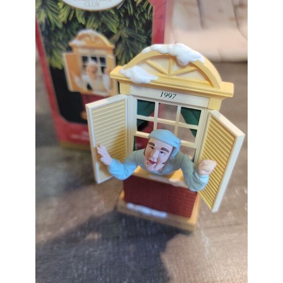 Away to the window 1997 Hallmark ornament Xmas decor - Picture 1 of 4
